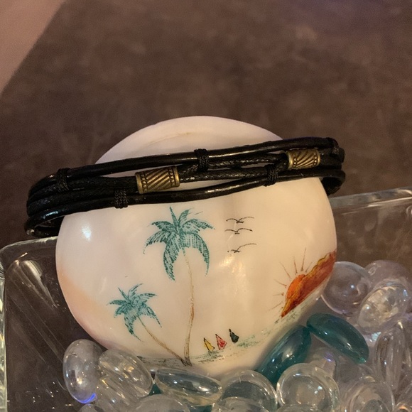 4 For $9 NEW Unisex Braided & Beaded Leather Bracelets - Picture 4 of 10